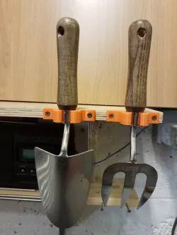 Tool holder
