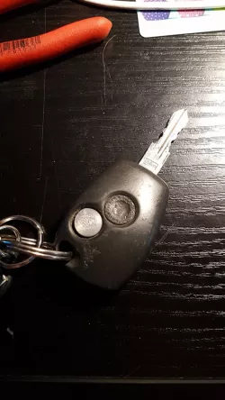 Dacia Duster Key stud