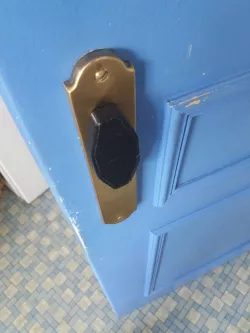 Flat door handle