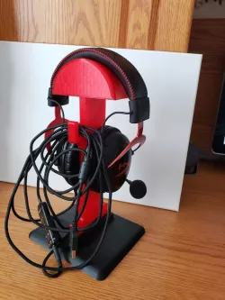 Headphone Stand (designed around HyperX Cloud II)
