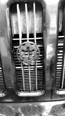 Imperial Je3p grill cog
