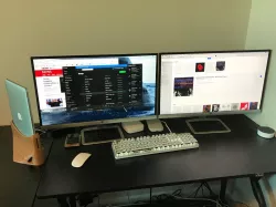 Mac Book Pro Desktop Dock