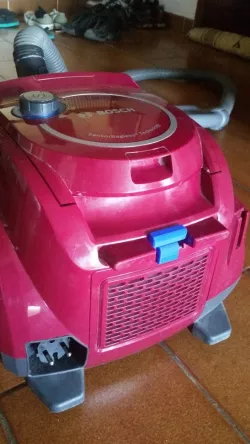 Bosch Relyy`y vacuum cleaner repair.
