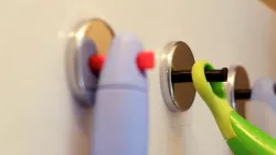 Magnetic refrigerator hook