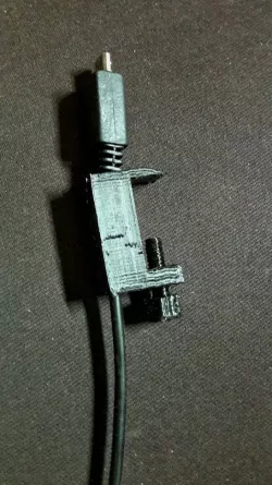 Adjustable cableholder