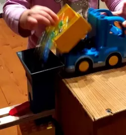Funnel for Hape Quadrilla Marble Runs / Trichter für Hape Murmelbahn 
