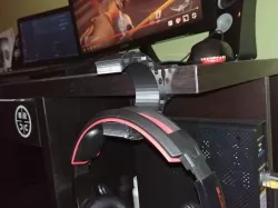Headphone desk clip (Letter C)