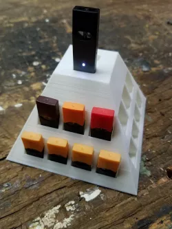 Juul eCig Vape Stand / Pod Holder Pyramid (Remix)
