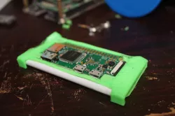 Pi Zero battery backpack case using a Samsung S5 Li-ion. 