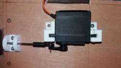 Servo holder