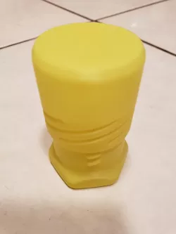 Twist container