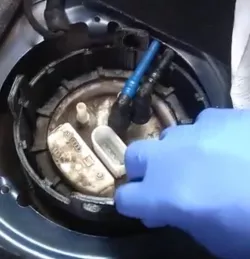 VW MK4 Tool Fuel Pump Opener