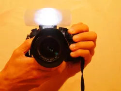 Customizable camera flash diffuser