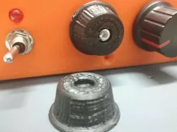 Polyvaricon variable capacitor button