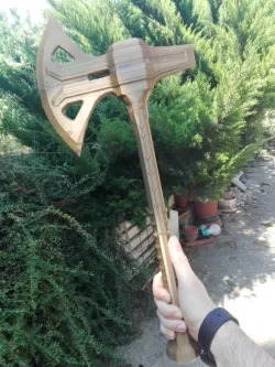 Skyrim dwarven one hand axe , 3d printable version for cosplay and props