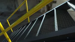 Escalera Industrial según COVENIN. Industrial Stair according to the COVENIN standards