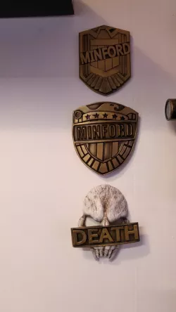 Judge dredd badge comic version