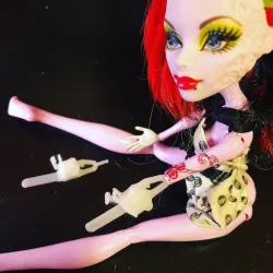 Monster High chainsaw arm
