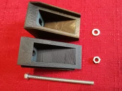Adjustable leveling wedge (jack wedge)
