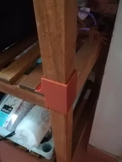 Shelf bench clutch