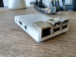 Compact Raspberry pi 3 case