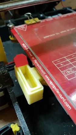 Hotend nozzle cleaning container