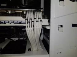 NZXT H440 universal GPU support