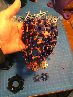 adjustable 3D printed fabric/armour with high strength improved flexibility