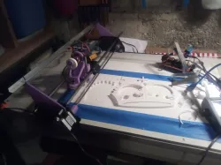 Micro-Rider : a lightweight platform to draw/cut on large surfaces.