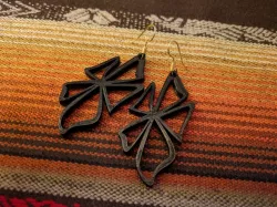 Minimal Flower Earring