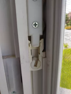 Window sliding shoe mechanism