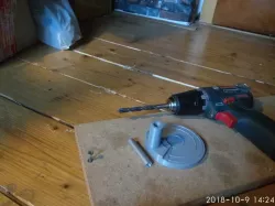 Drill Helper (for 8 mm wood dowels)Helps keep you vertically