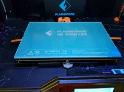 New way to fix a glass bed to a Creator Pro?