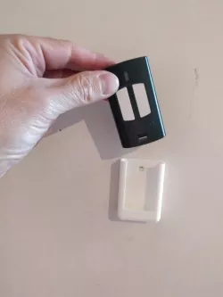 Beninca ToGo remote wall holder