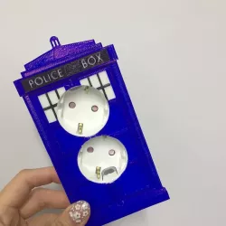 Tardis wall outlet cover