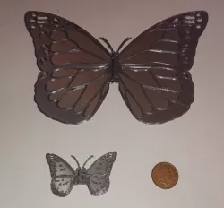 Butterfly with hinge
