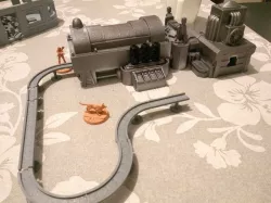 Factory and Conveyor Belt - 28/32mm