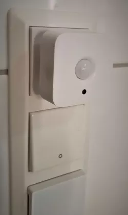 Hue Motion mount for blind switch