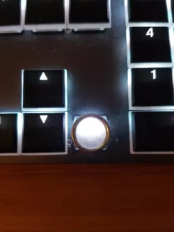 Kailh low profile switch to Underwood typewriter keycap adapter