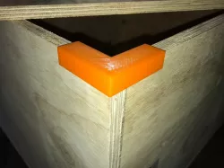 Plywood (23/32) Corner Holder