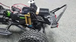 SCX10 - Front Battery Mount - 2200mah batteries