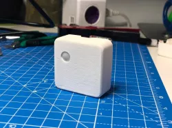 SmartThings Motion Sensor (2015) case with AAA batteries
