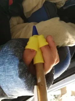 Writing Posture correction for children (pen holder helper)