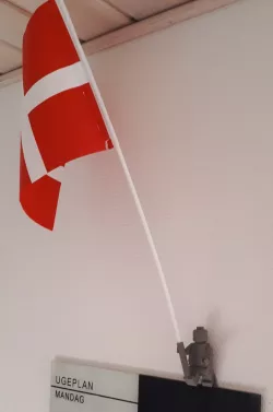 Mini fig flag carrier
