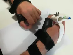metacarpal splint set, writing aid, ziptie, knife aid