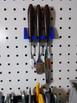Spatula holder for pegboard
