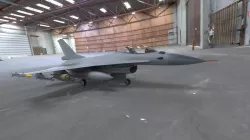 F 16 