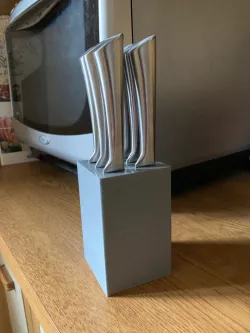 Basic knife block