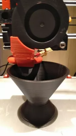 Cone ice scraper