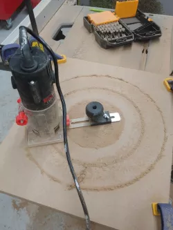 Harbor Freight trim router circle jig